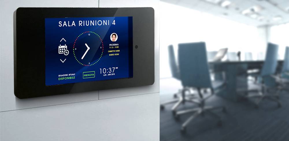 Tablet fuori porta con fissaggio a muro