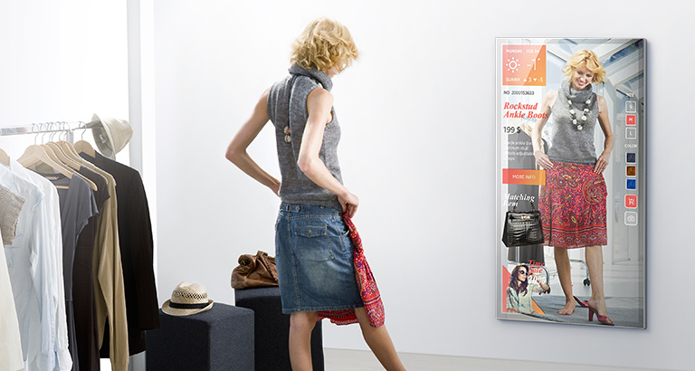 Display multifunzione specchio e digital signage